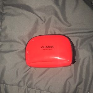 CHANEL mini makeup/giftbag